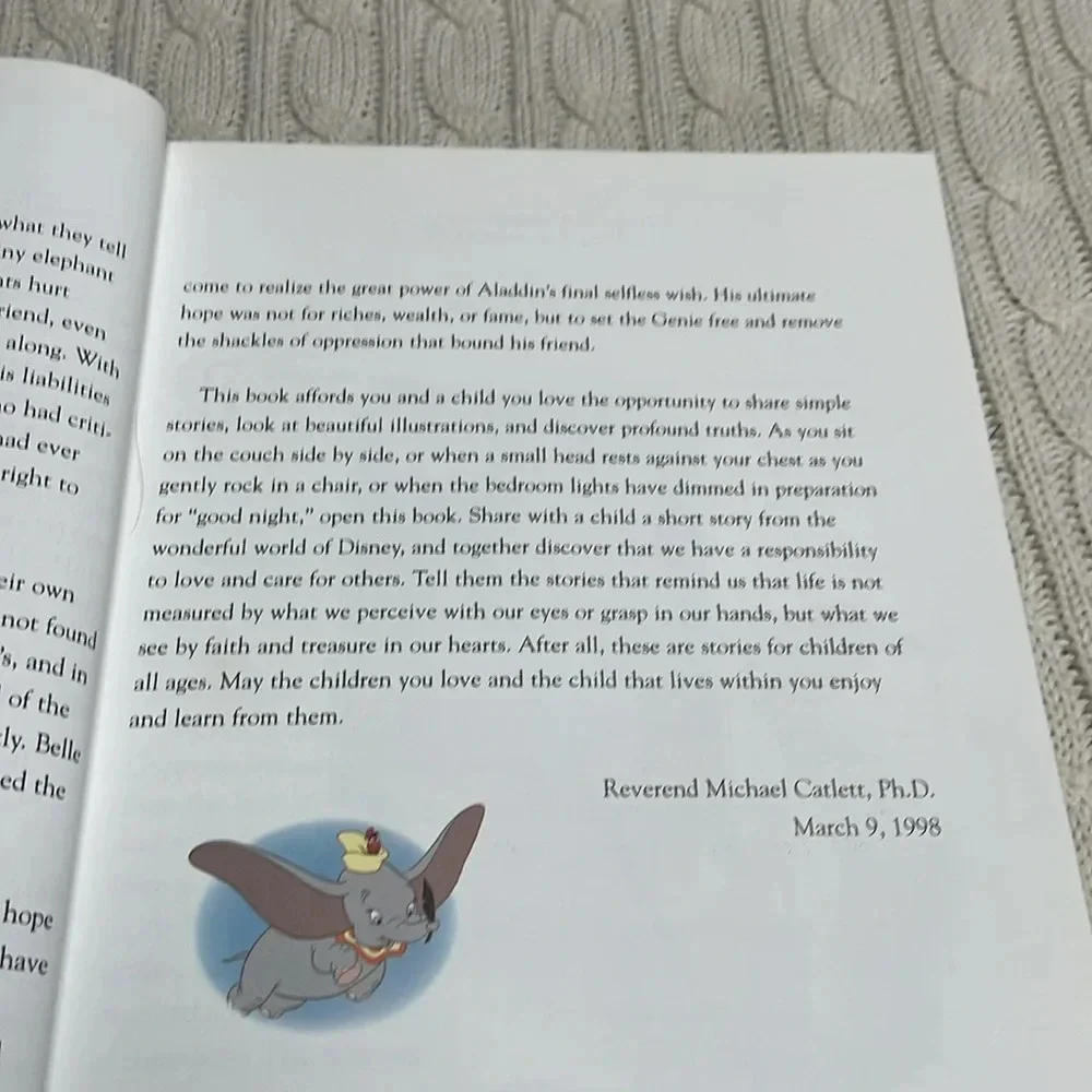 Disney’s Family Story Collection 75 Fables for Living loving & Learning
